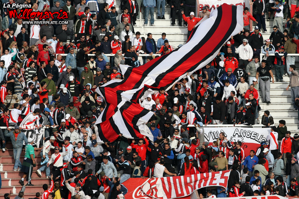 Huracan vs River Plate (CL 2009) 3