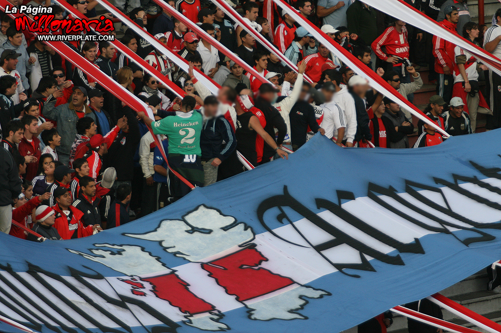 Huracan vs River Plate (CL 2009) 22