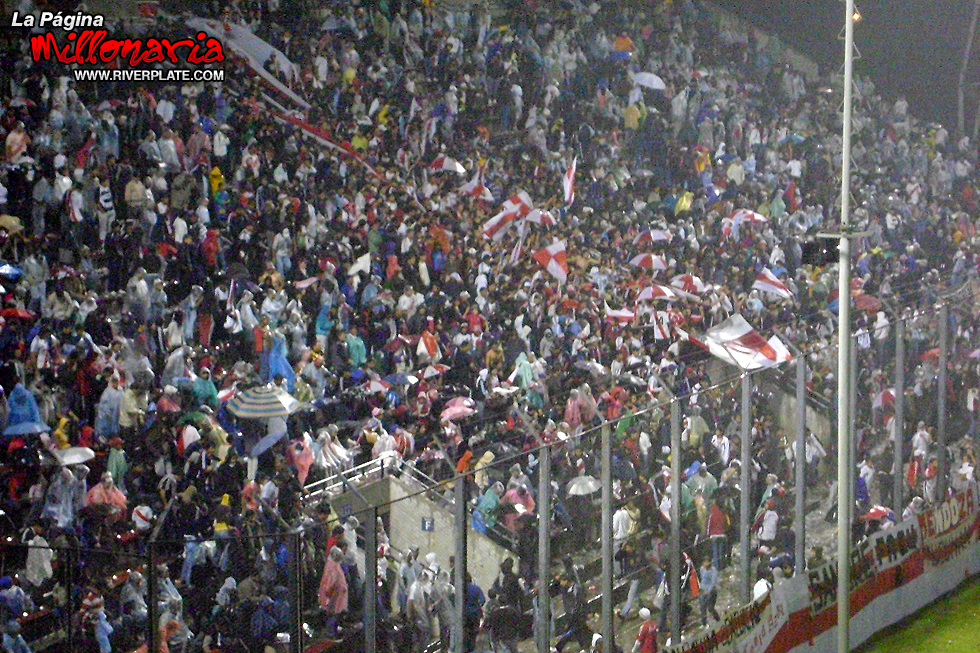 River vs Independiente (Beneficio - Salta 2009) 7
