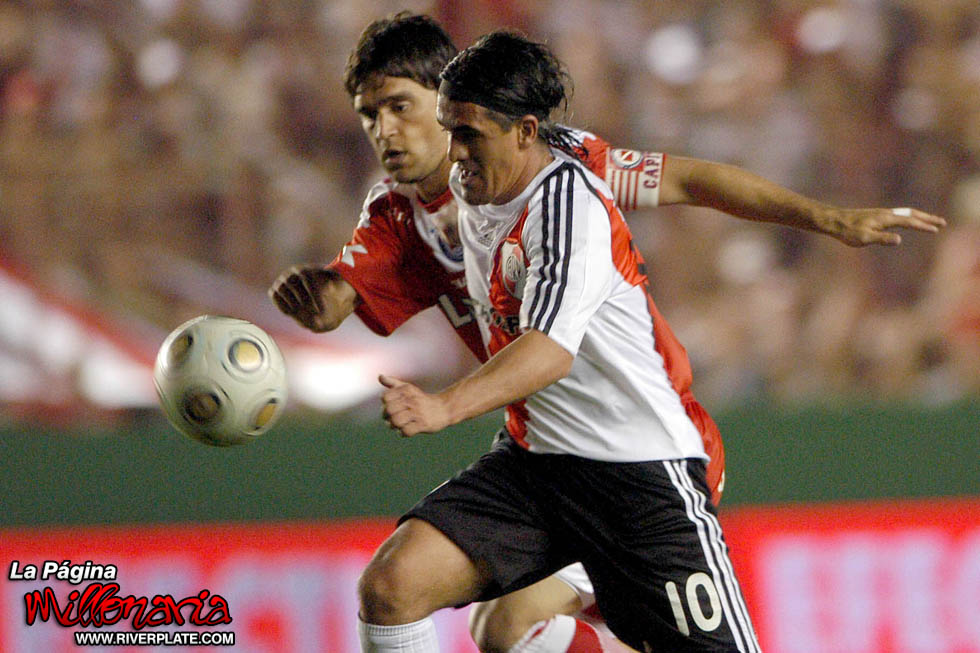 Argentinos Jrs vs River Plate (AP 2009) 3