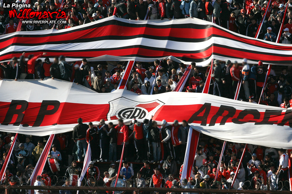Argentinos Jrs vs River Plate (CL 2009) 6