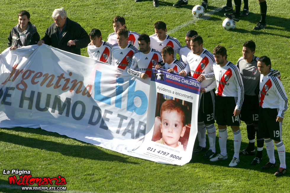 Argentinos Jrs vs River Plate (CL 2009) 11