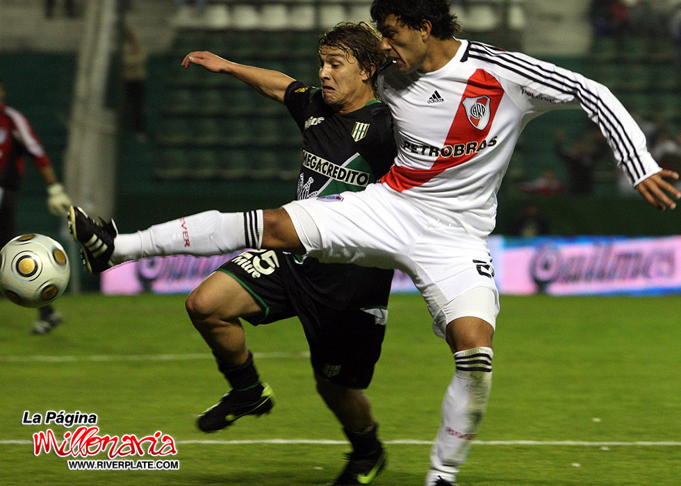 Banfield vs River Plate (AP 2009) 12