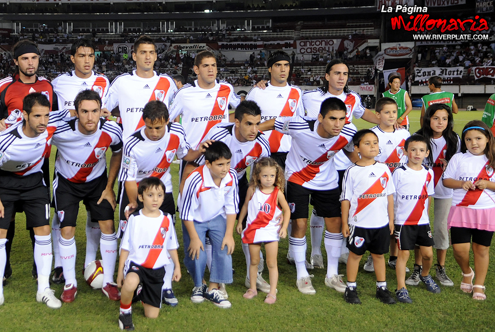 River Plate vs Nacional (PAR) (LIB 2009)