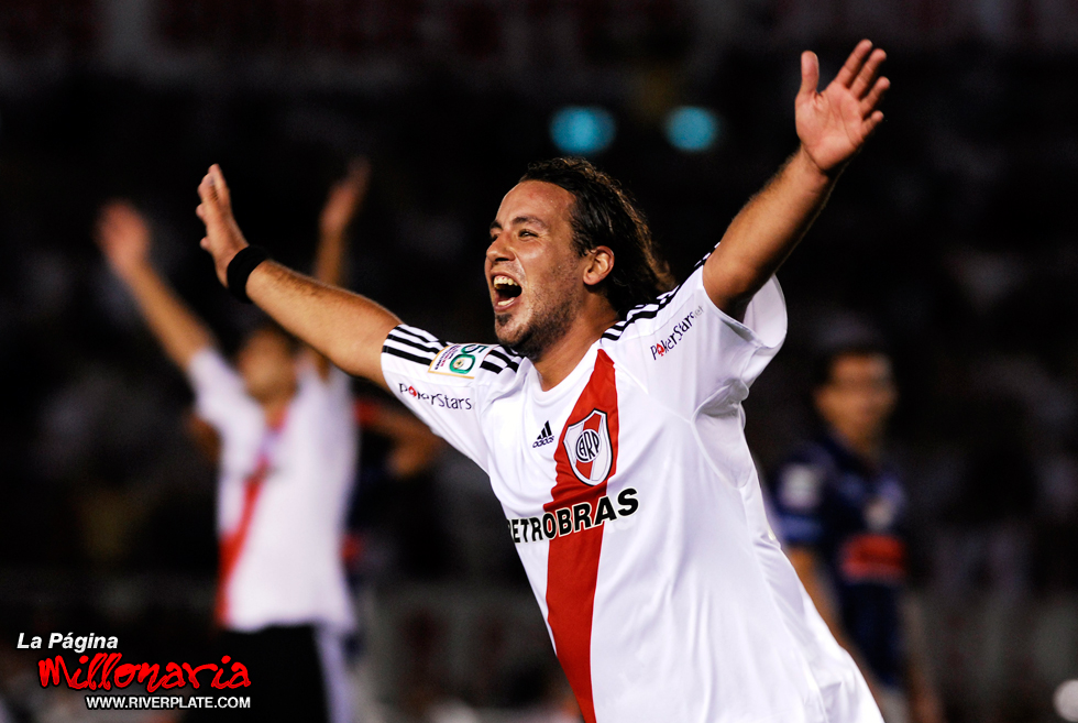 River Plate vs Nacional (PAR) (LIB 2009) 3
