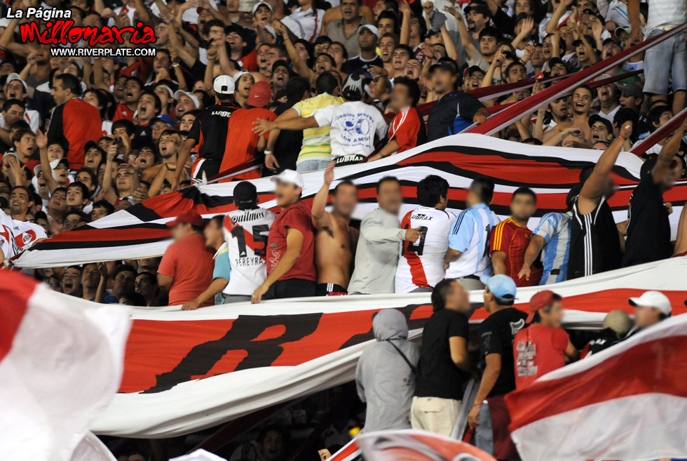 River Plate vs Nacional (PAR) (LIB 2009) 4