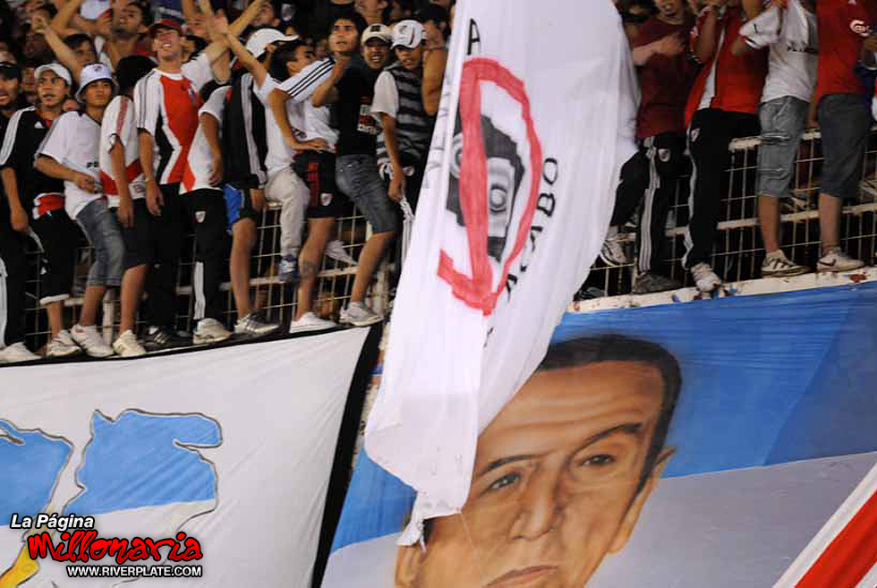 River Plate vs Nacional (PAR) (LIB 2009) 6