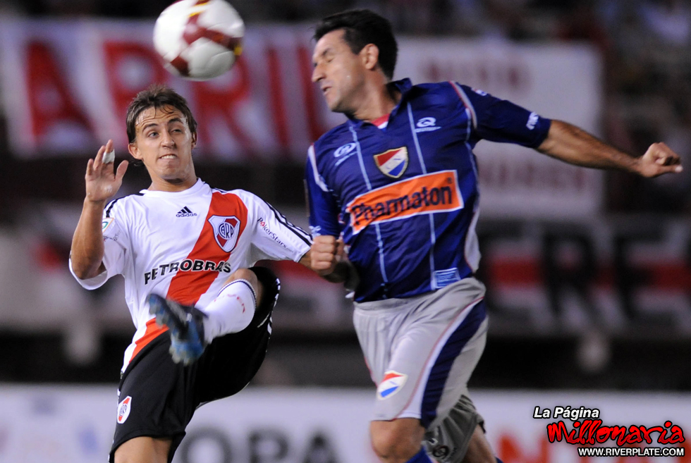 River Plate vs Nacional (PAR) (LIB 2009) 9