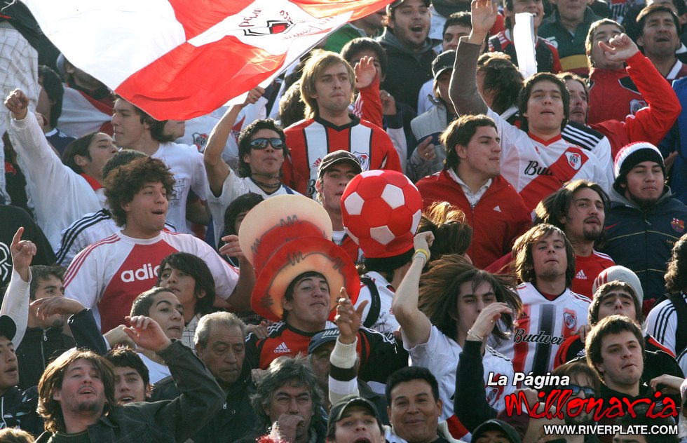 Godoy Cruz vs River Plate (CL 2009) 37