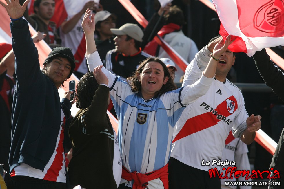Godoy Cruz vs River Plate (CL 2009) 42