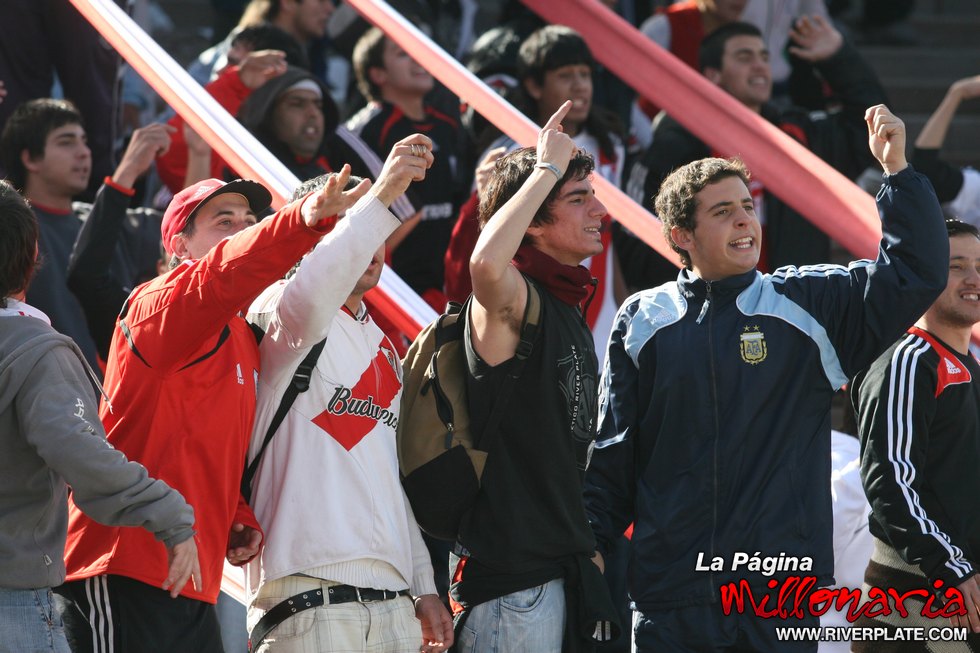 Godoy Cruz vs River Plate (CL 2009) 43
