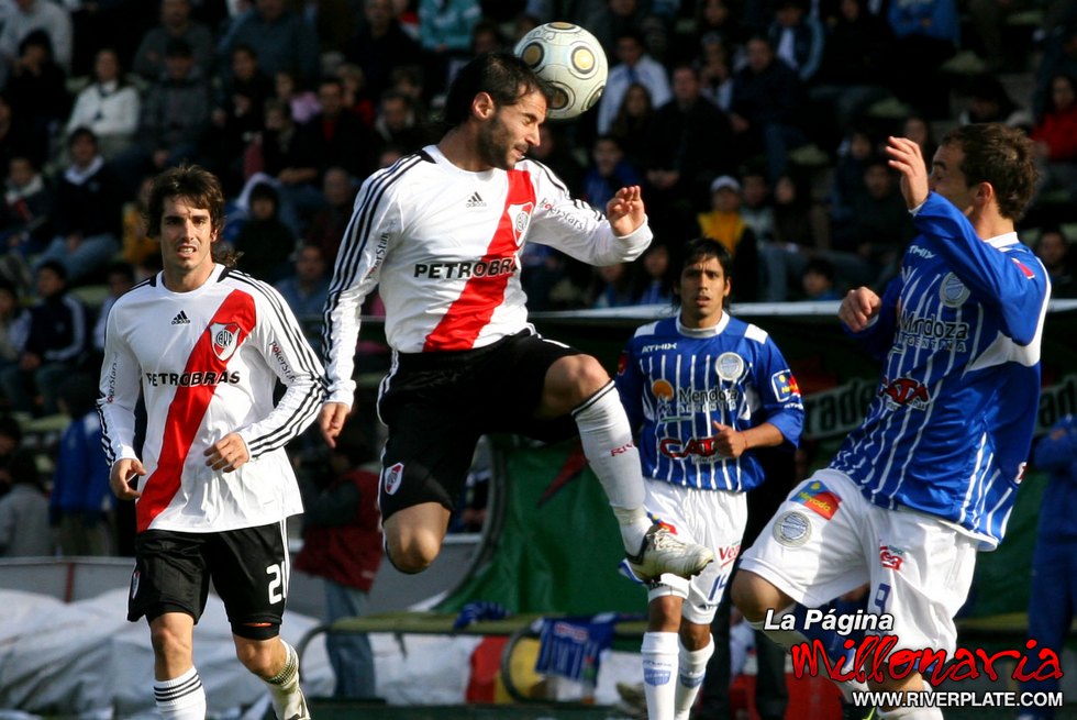 Godoy Cruz vs River Plate (CL 2009) 1