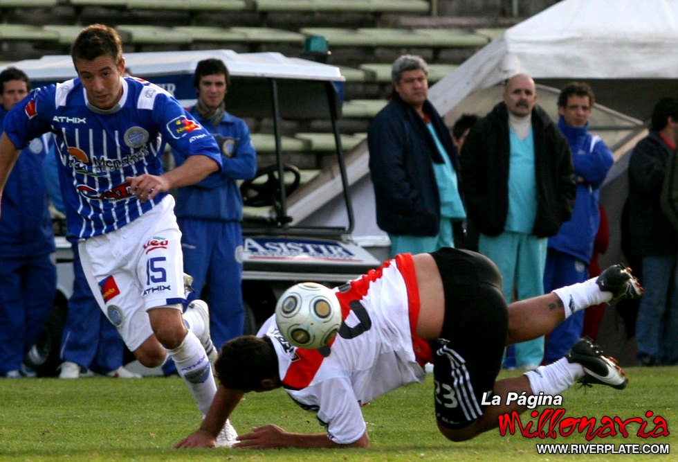 Godoy Cruz vs River Plate (CL 2009) 11