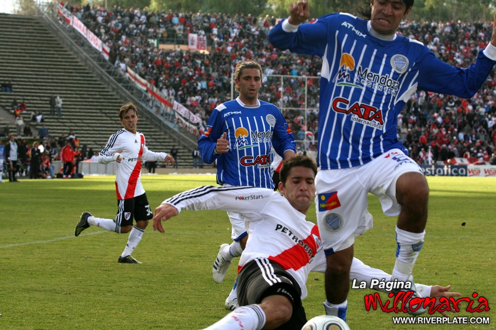 Godoy Cruz vs River Plate (CL 2009) 18