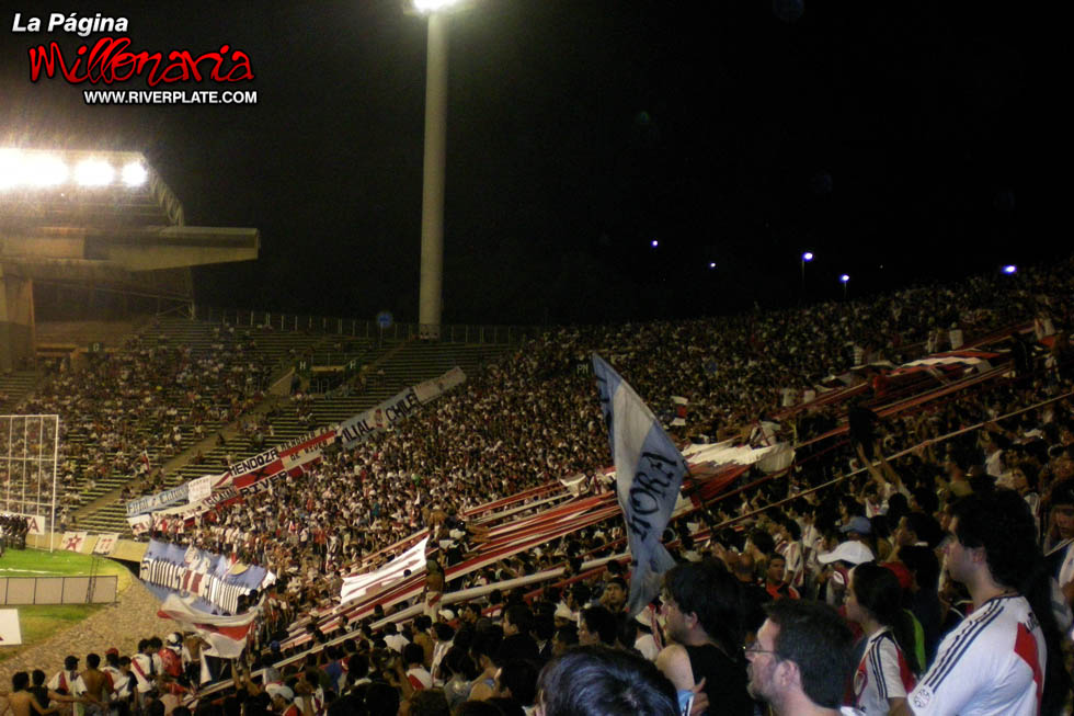 Godoy Cruz vs River Plate (AP 2009) 1