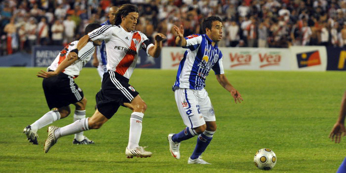 Godoy Cruz vs River Plate (AP 2009) 11
