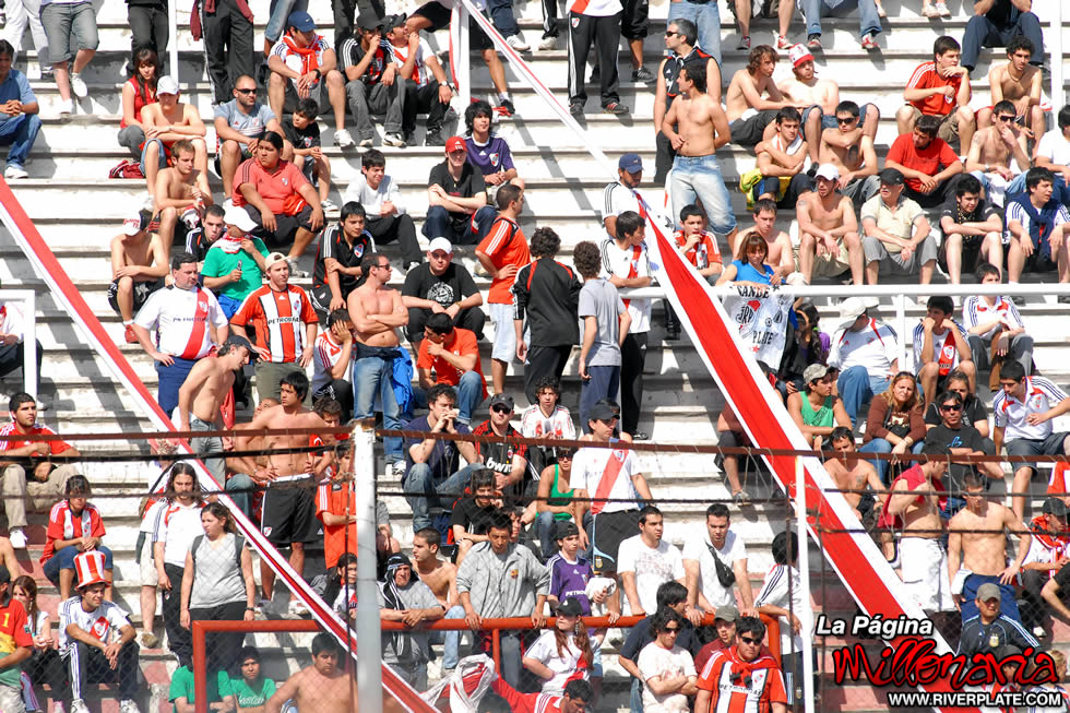 Huracán vs River Plate (AP 2009)