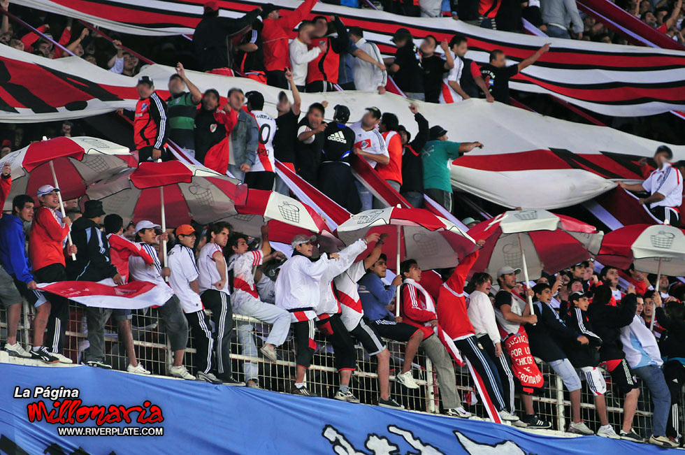 River Plate vs Nacional (URU) (LIB 2009) 11