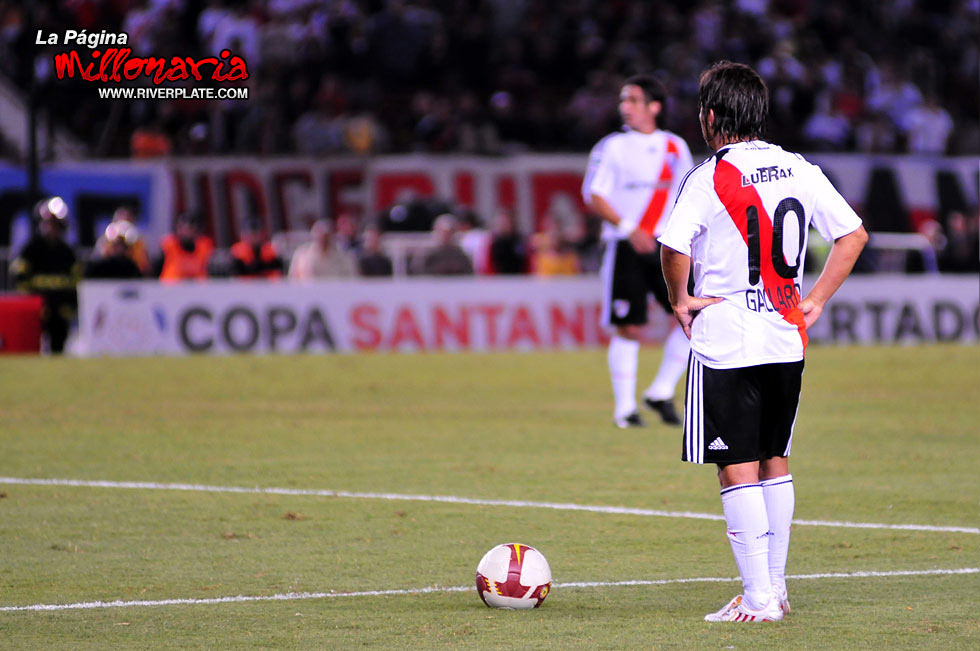 River Plate vs Nacional (URU) (LIB 2009) 12