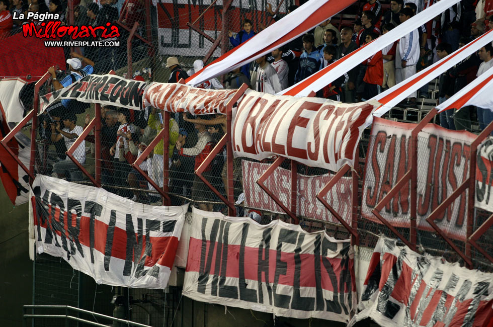 River Plate vs Nacional (URU) (LIB 2009) 40