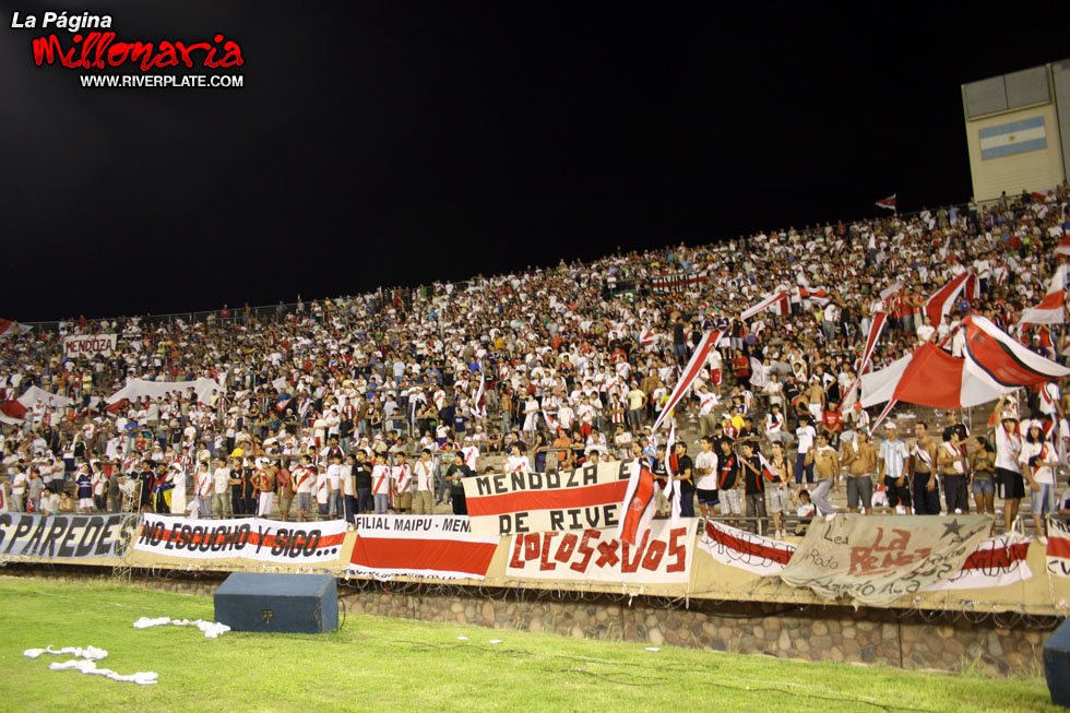 River Plate vs Independiente (Mendoza 2009) 4