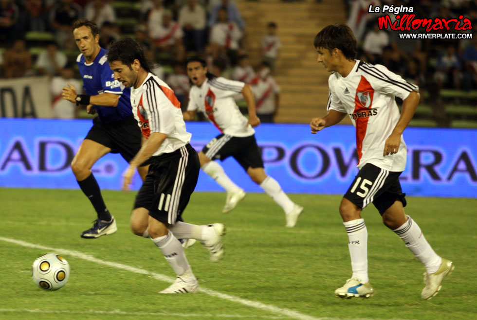 River Plate vs Independiente (Mendoza 2009) 14