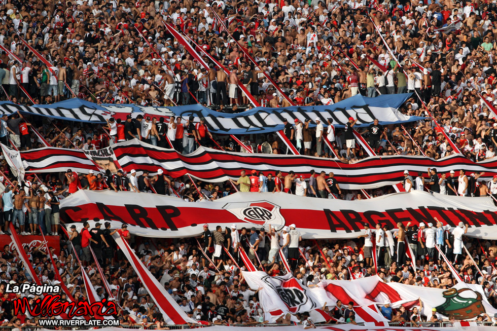 River Plate vs Banfield (CL 2010) 2