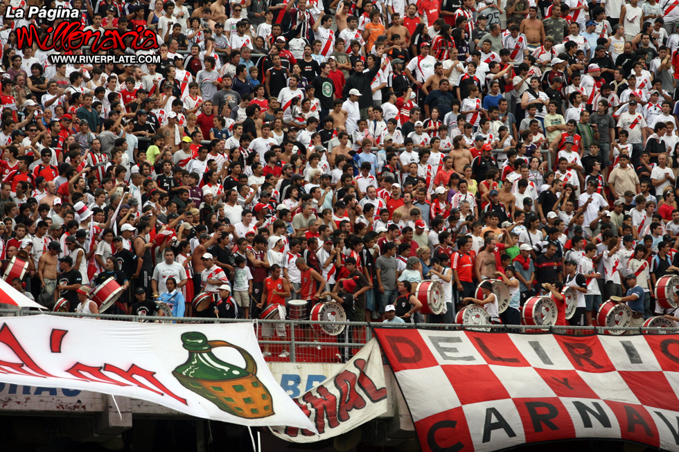 River Plate vs Banfield (CL 2010) 7