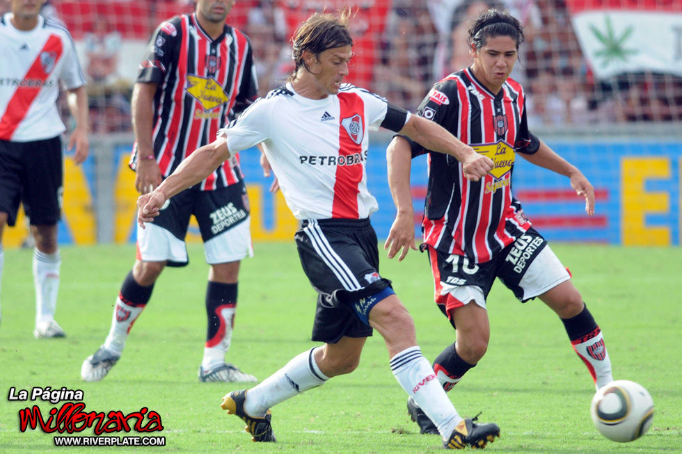 Chacarita Juniors vs River Plate (CL 2010) 11
