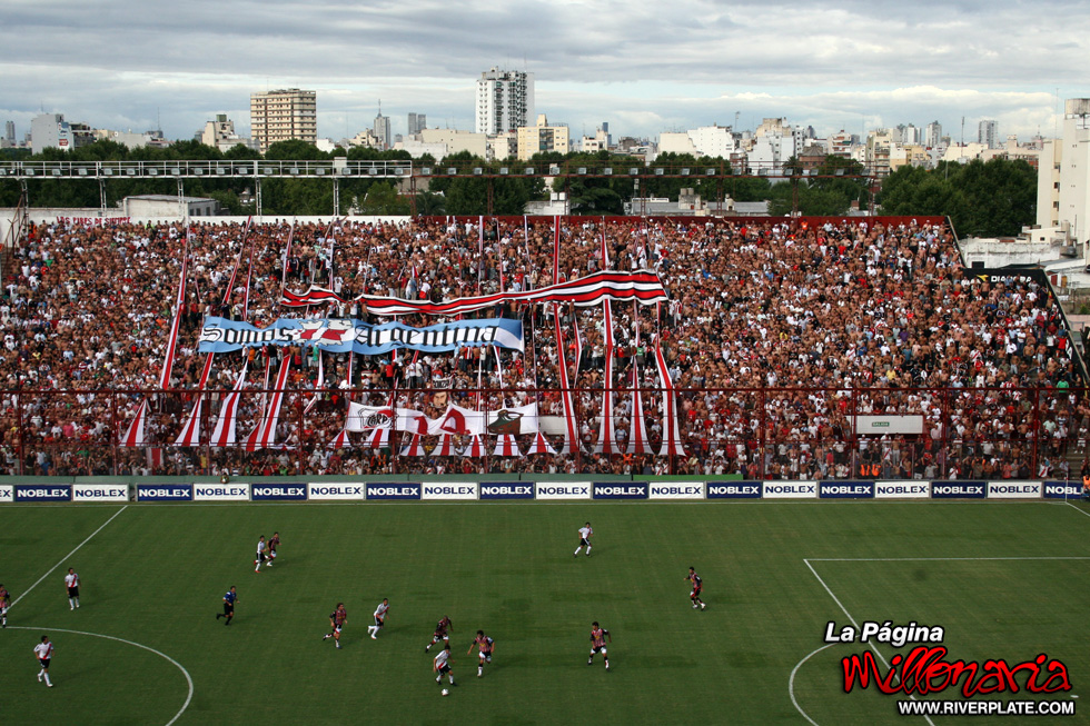 Chacarita Juniors vs River Plate (CL 2010) 1
