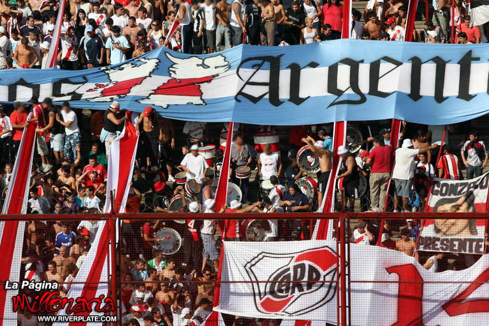 Chacarita Juniors vs River Plate (CL 2010) 9