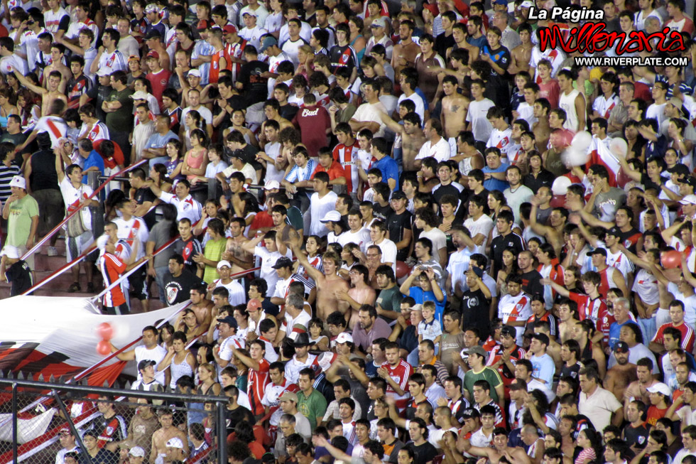 Colón vs River Plate (CL 2010) 8