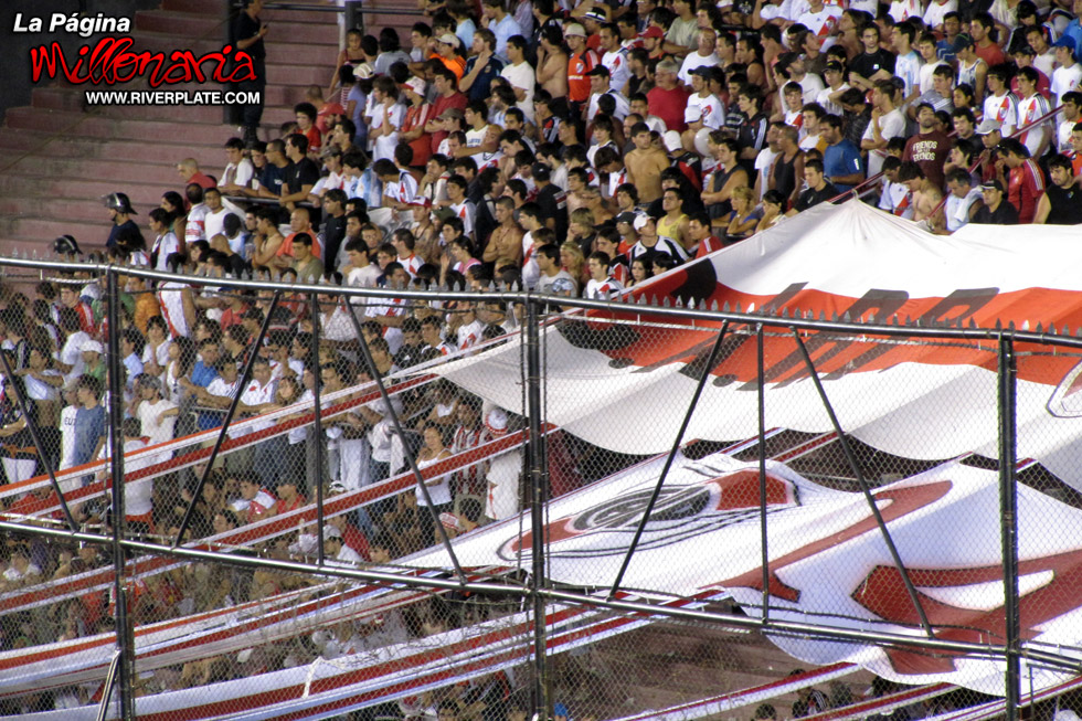 Colón vs River Plate (CL 2010) 4