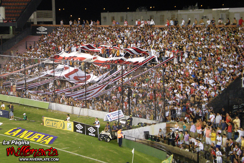 Colón vs River Plate (CL 2010) 6