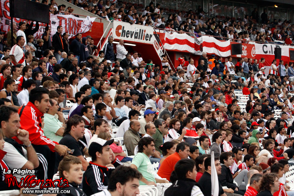 River Plate vs Arsenal (CL 2010) 9