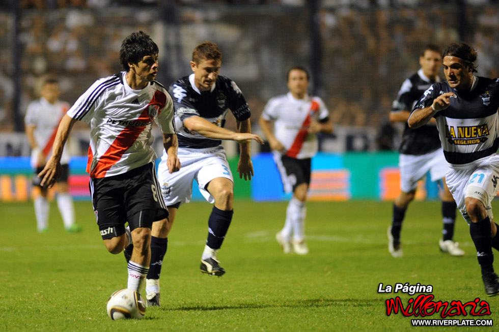 Gimnasia LP vs River Plate (CL 2010) 11