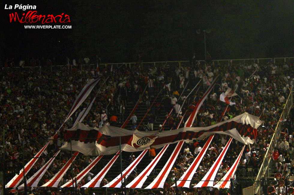 Gimnasia LP vs River Plate (CL 2010) 4