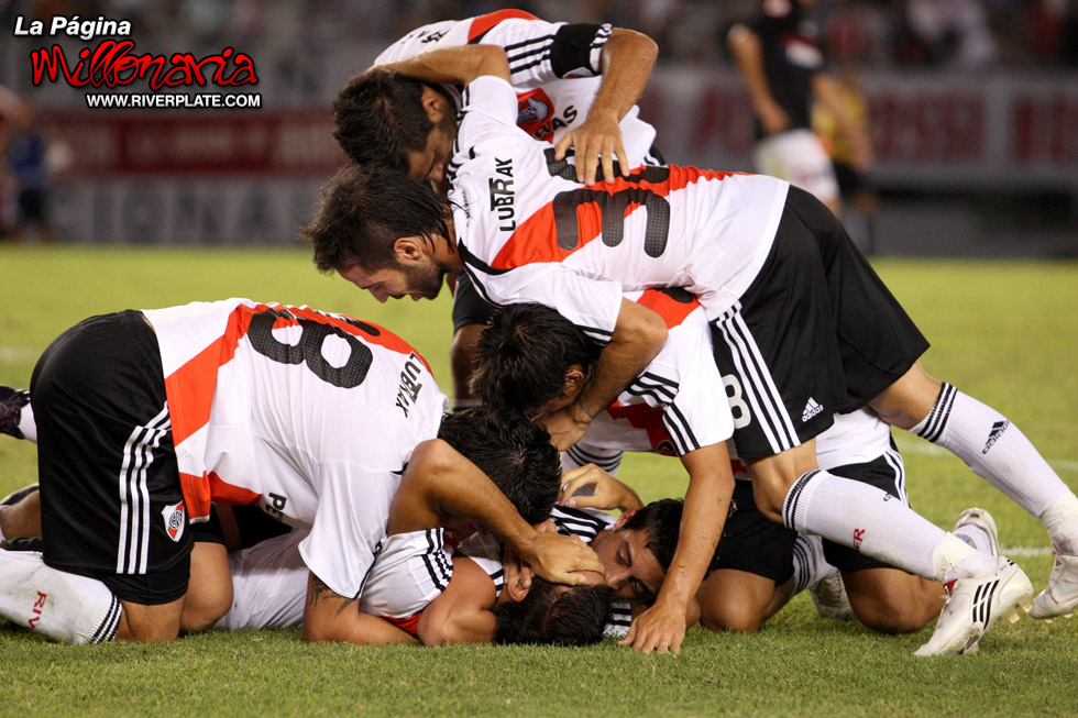River Plate vs San Lorenzo (CL 2010) 19