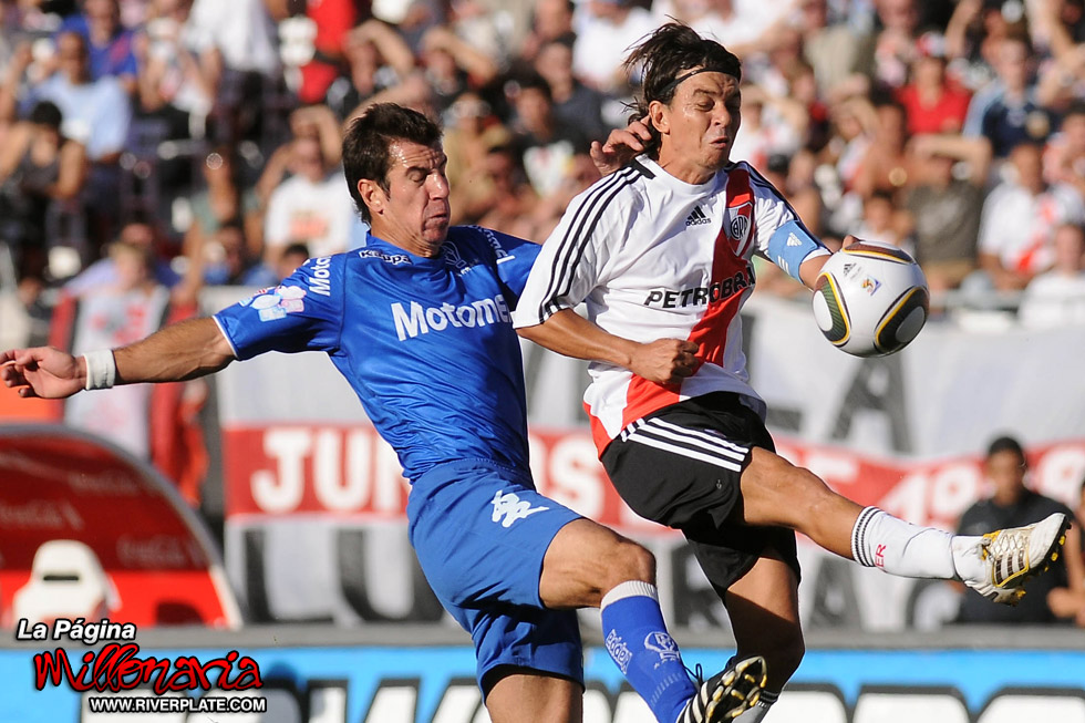River Plate vs Huracan (CL 2010) 35