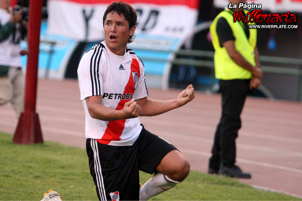 River Plate vs Huracan (CL 2010) 7