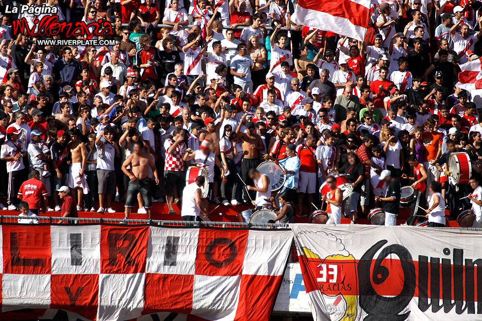 River Plate vs Huracan (CL 2010) 10