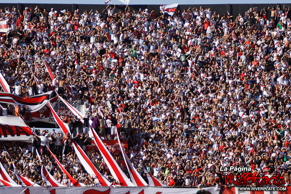 River Plate vs Huracan (CL 2010) 18