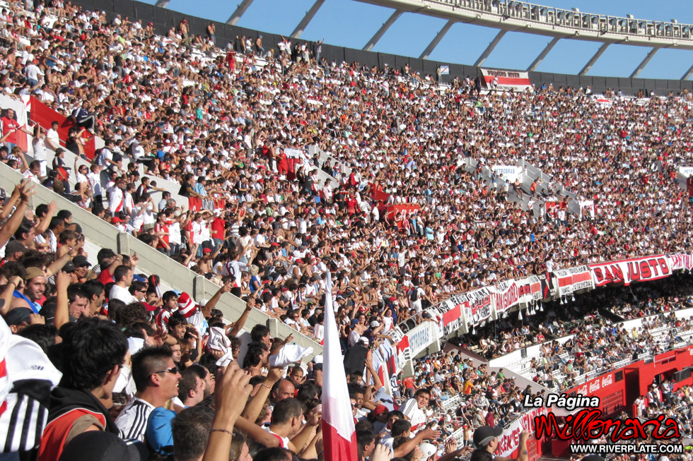 River Plate vs Huracan (CL 2010) 31