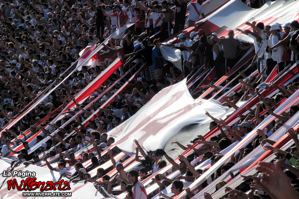 River Plate vs Huracan (CL 2010) 32