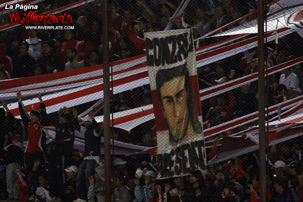Lanus vs River Plate (CL 2010) 12