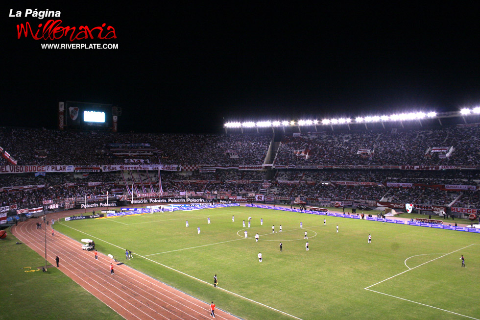 River Plate vs Godoy Cruz (CL 2010) 4