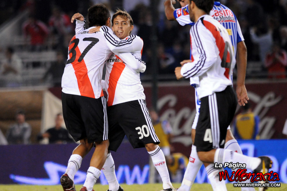 River Plate vs Godoy Cruz (CL 2010) 19