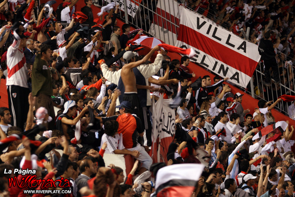 River Plate vs Godoy Cruz (CL 2010) 15