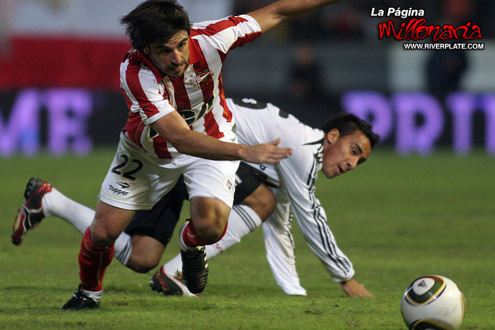 Estudiantes LP vs River Plate (CL 2010) 15