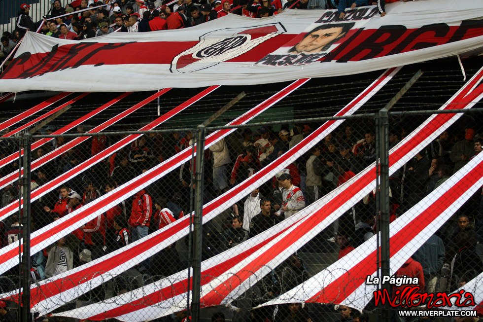 Estudiantes LP vs River Plate (CL 2010) 8